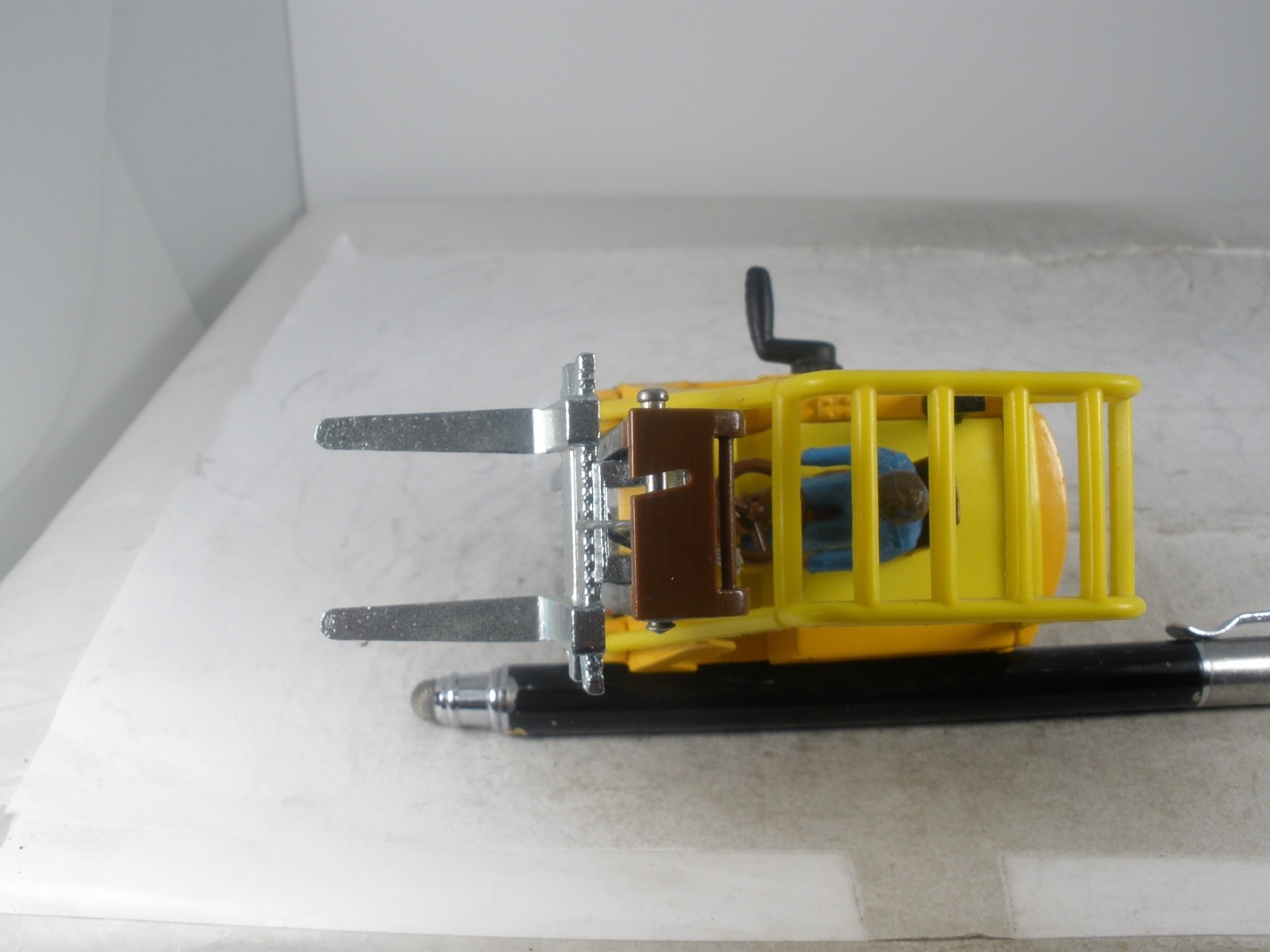 England Dinky Toys #404 Conveyancer Forklift FULLY FUNCTIONAL
