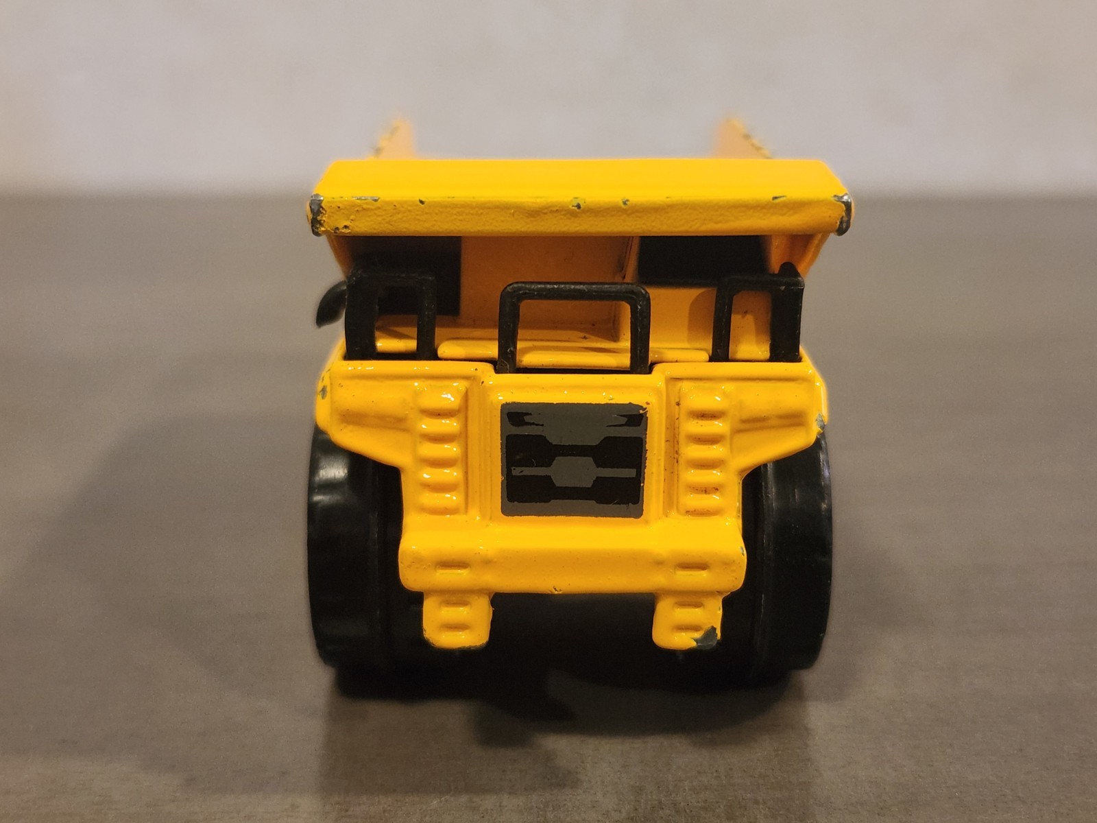 Caterpillar Cat 1:55 Scale Diecast Yellow Dump Truck Funrise 2019 82255 SEE DESC