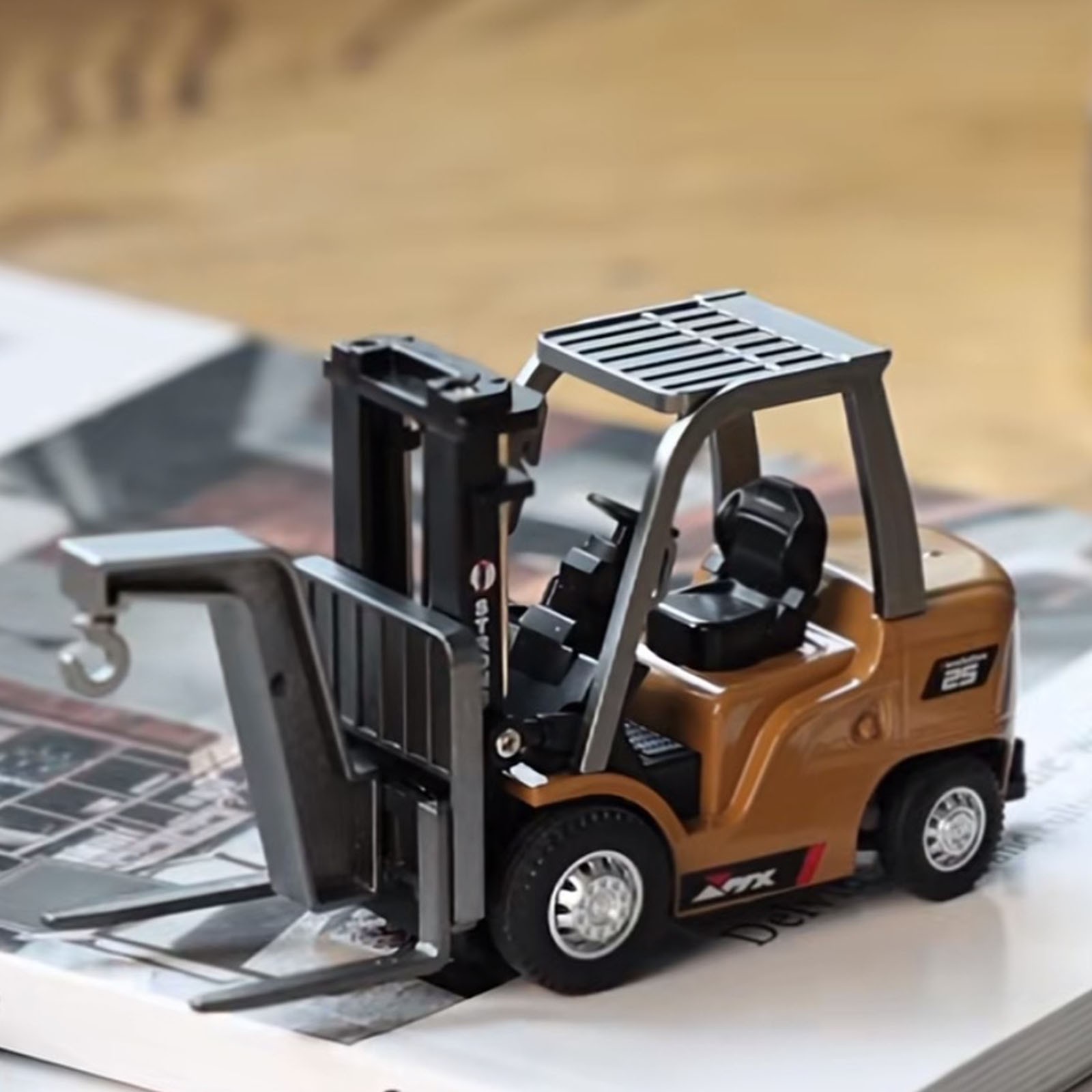 1/64 RC Forklift Toy, 7CH 2 Mode Mini Remote Control Forklift Truck, 2 in 1 Lift