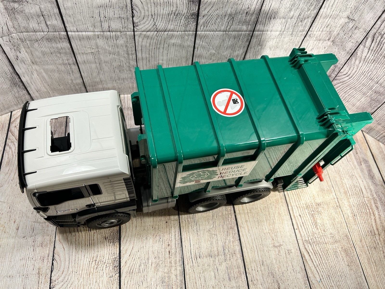 Bruder MAN TGS Recycling Truck 1/16 03763 Green Garbage Bin Loader Germany