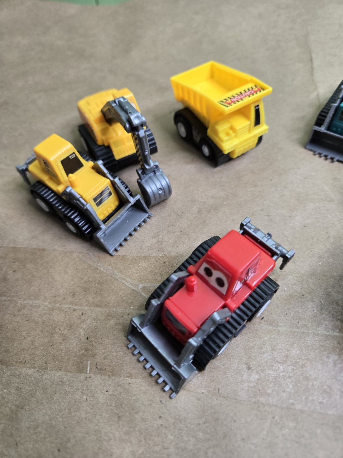 2″ Pull Back Construction Vehicles Bulldozer Dump Truck Plastic Toy Set of 8