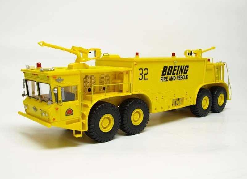 Resin 1/50 Oshkosh P-15 Twin Engine 8×8 Fire Truck 1977 – Ready Made Model