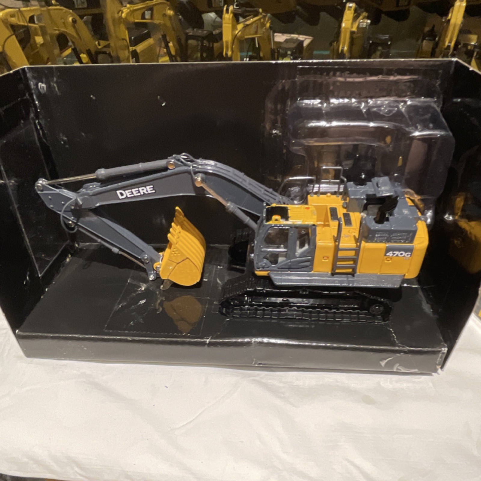 ERTL Prestige Collection John Deere 470G LC Excavator Diecast 1:50 45735