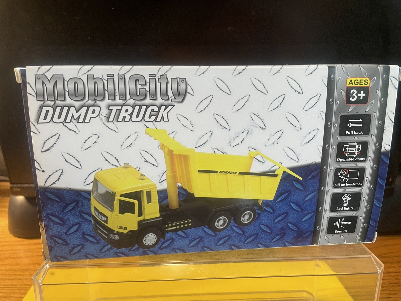 1/50th MOBILCITY DUMP TRUCK NIB BY MOBILCAST 6”LONG RARE HARD TO FIND