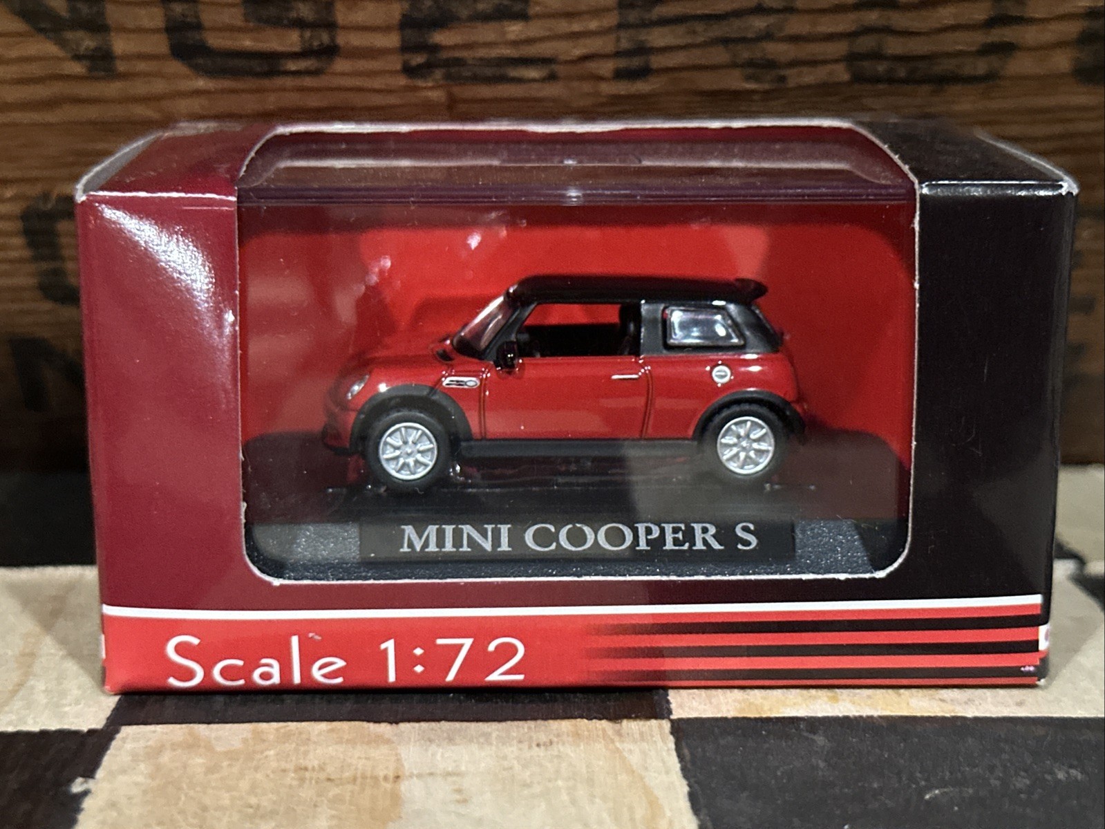 Road Signature 1:72 Die Cast Metal Collection Red/Black Top Mini Cooper S
