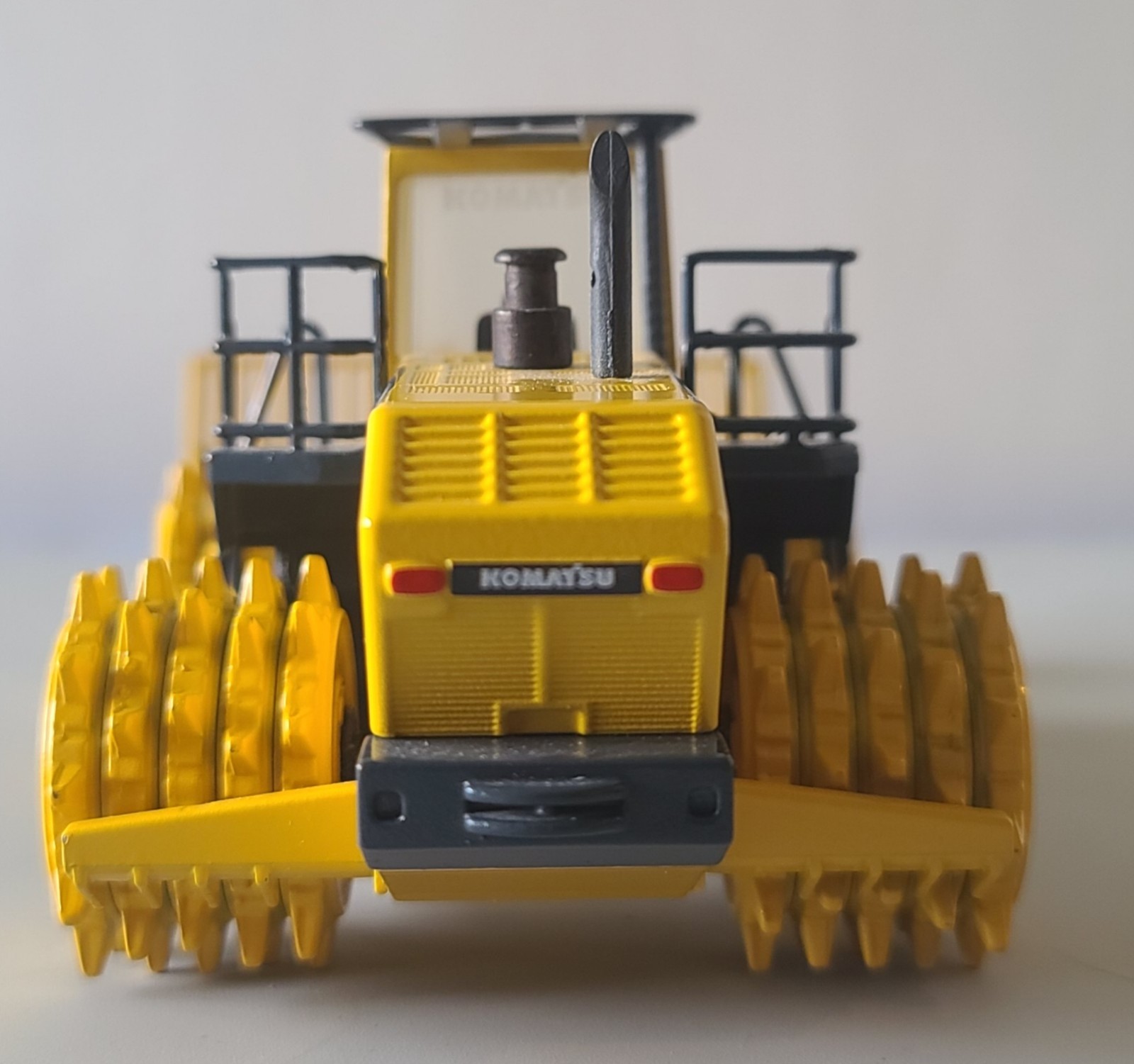 Conrad 2437/0 Komatsu WF450 Compacter/Loader, 1:50 Scale Excellent Condition