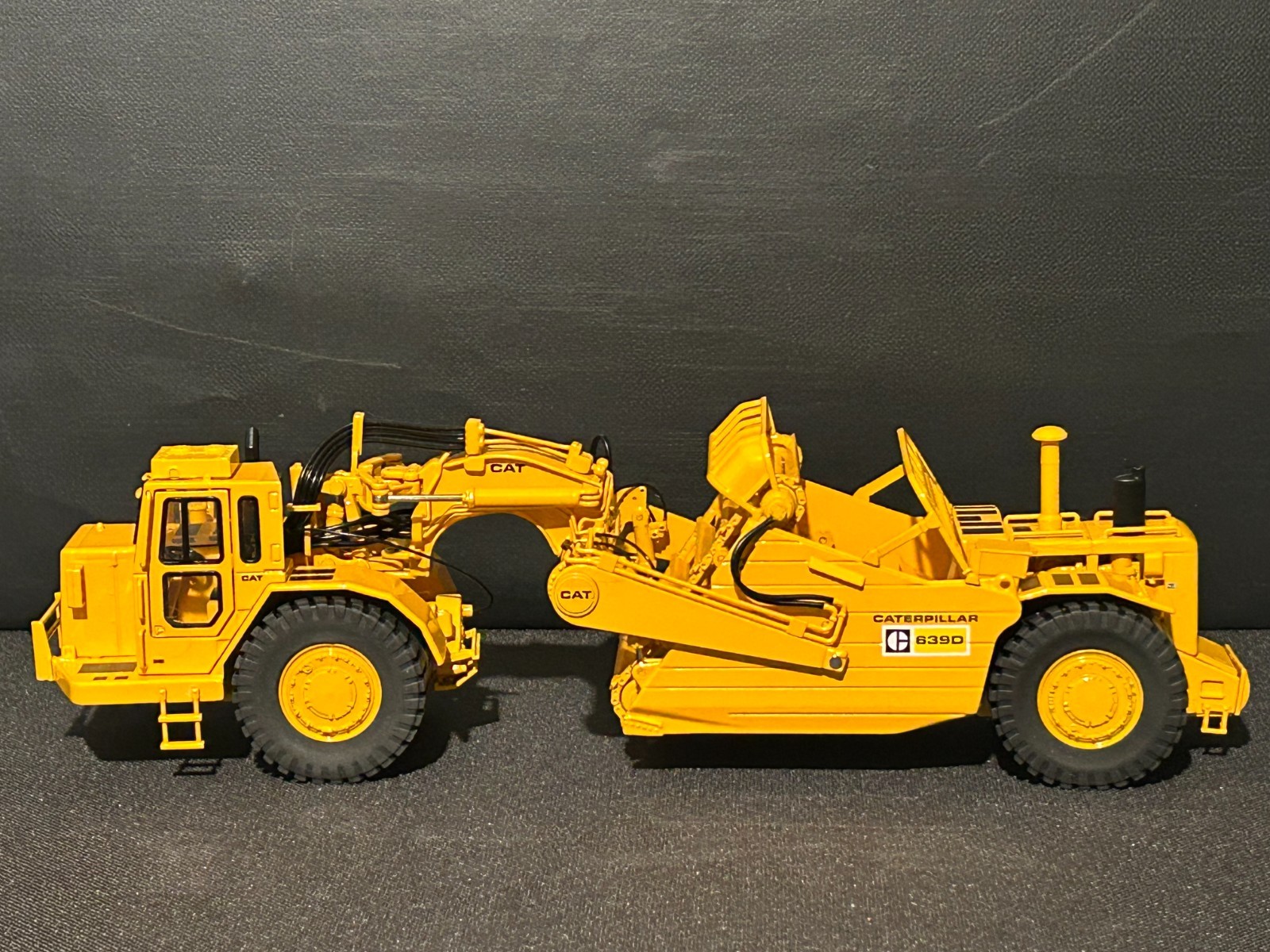 CCM 639D elevating Scraper