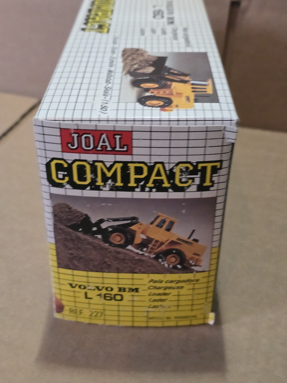 JOAL 227 Volvo BM L160 Wheel Loader 1:50 Scale