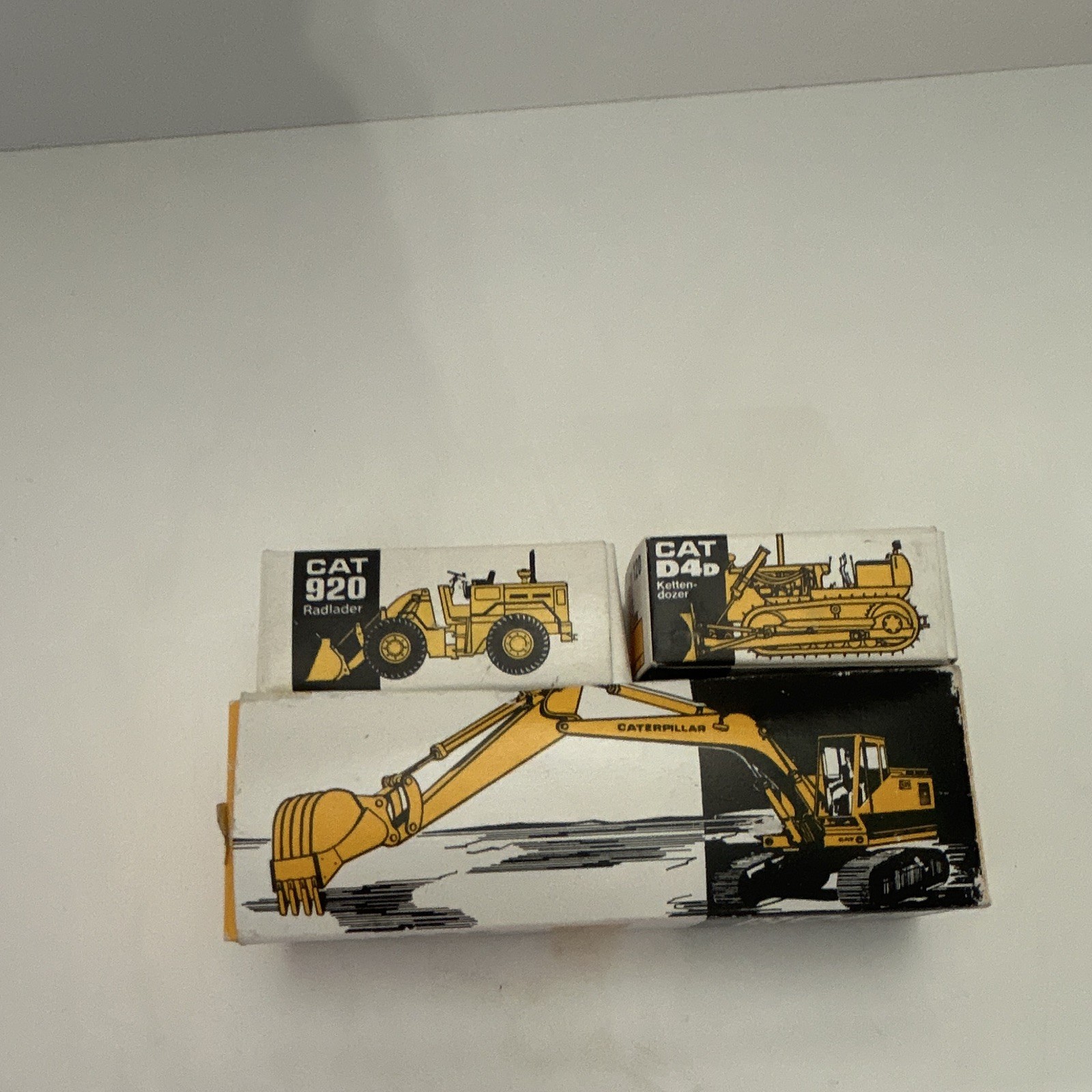 Caterpillar CAT Diecast Construction Model Lot w/ box/tag 920 Loader & D4D Dozer