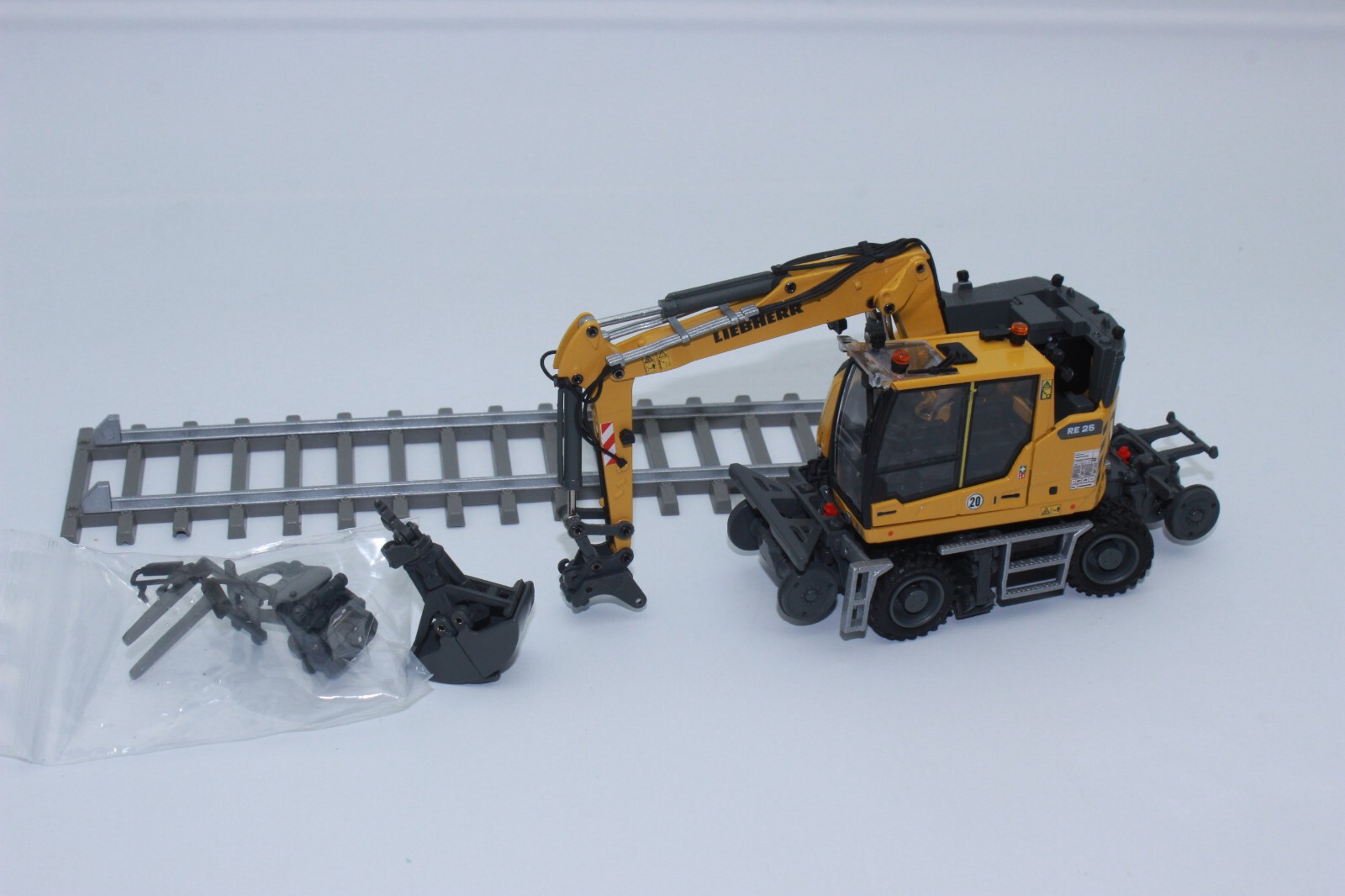 Conrad 2237 Road-Rail Liebherr RE 25 Rail Road 1:50 NEW ORIGINAL BOX Excavator