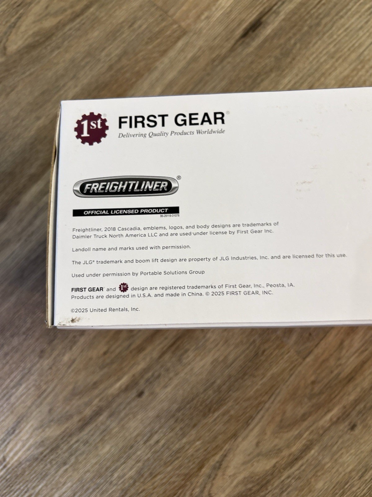 United Rentals Trailer Set Unopened Box Freightliner Cascadia