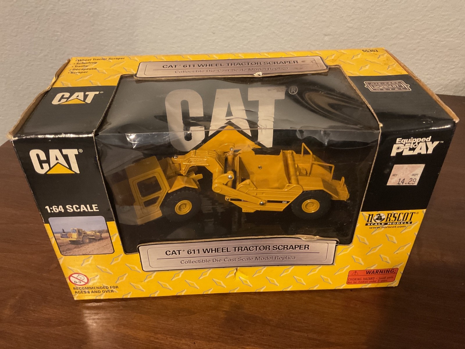 VTG 2005 Norscost Caterpillar Cat 611 Wheel Tractor Scraper 1:64 NIB