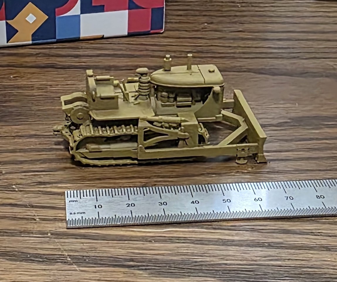 One 1/87 HO scale D7 bulldozer w/ winch, yellow! EXCLUSIVE!