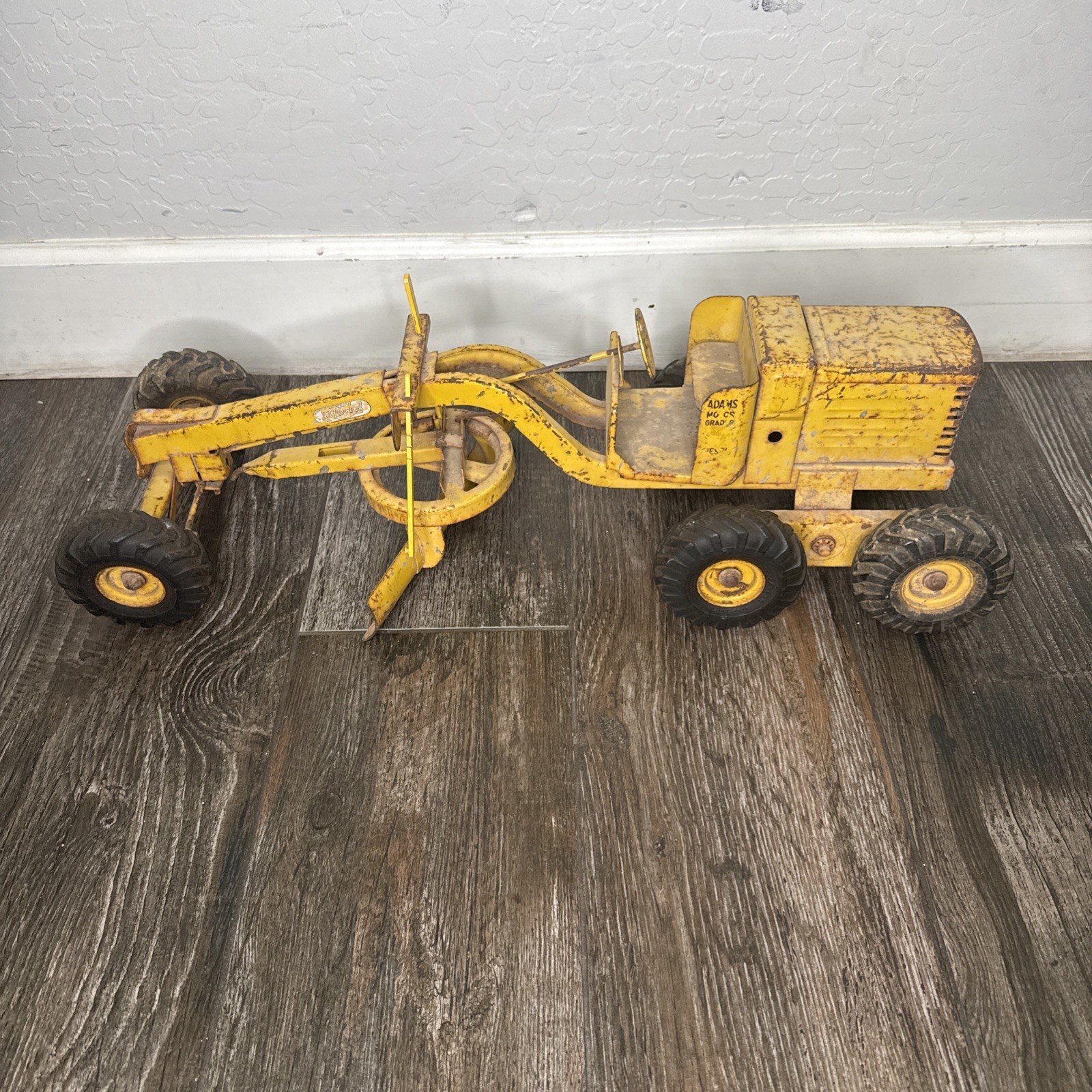 Doepke Model Toys Adams Motor Grader Diesel 1950’s Pressed Steel 26″ LONG