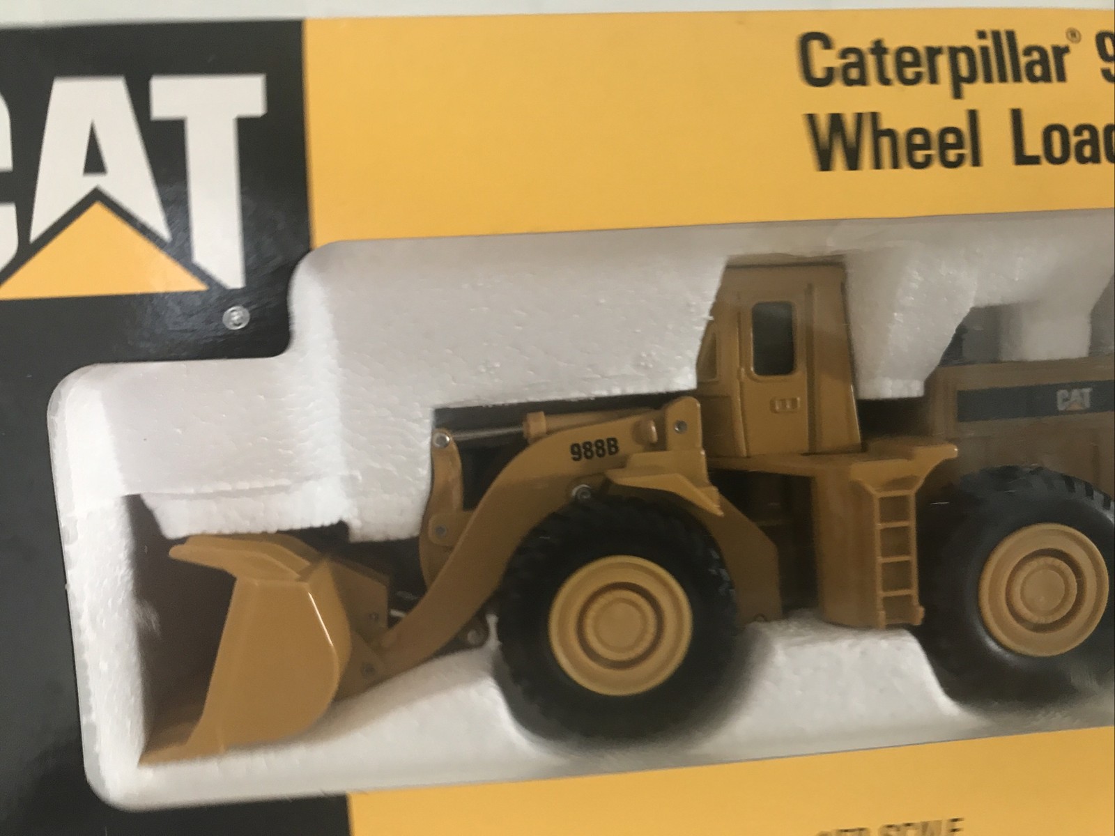 Caterpillar Cat 988B Wheel Loader – ERTL 1:50 Scale Diecast Model #2435 In Box