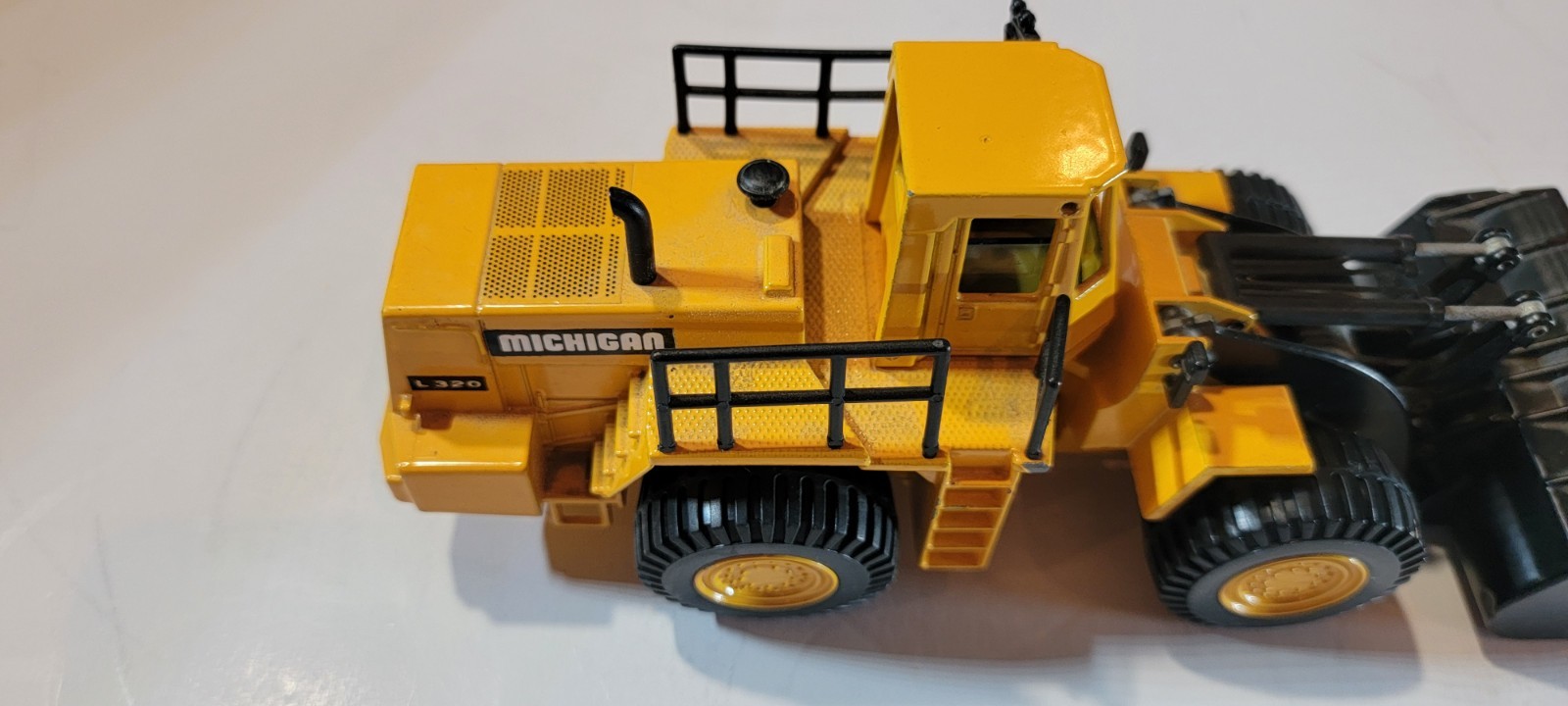 Joal Michigan L320 Wheeled Loader 1:50 Spain No Box