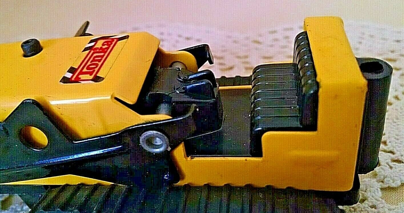 TONKA BULLDOZER RUBBER TREADS PLASTIC BUCKET METAL ARMS LOOSE PLAYED WITH.
