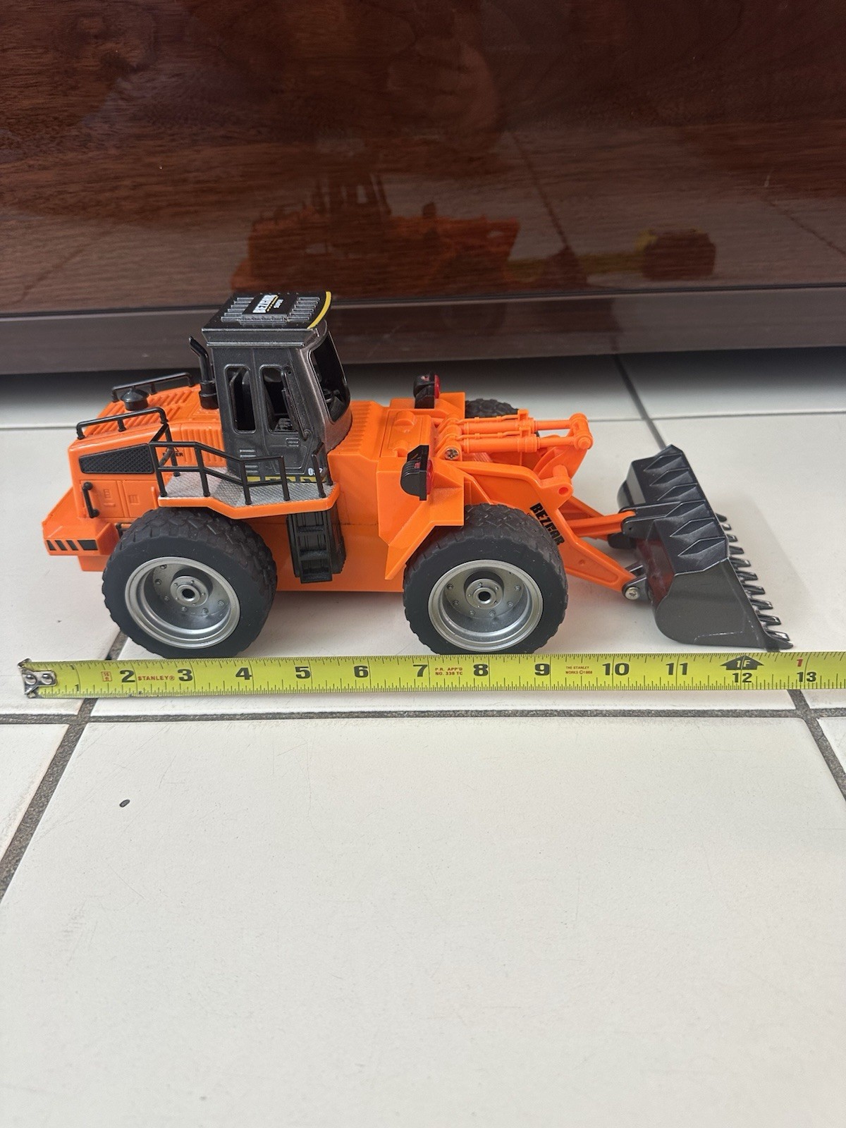 Bezgar Super Orange Black Plastic Loader Construction Vehicle Toy