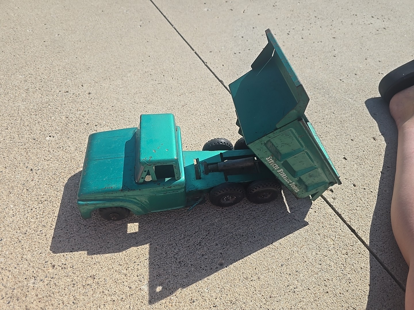 structo hydraulic dumper