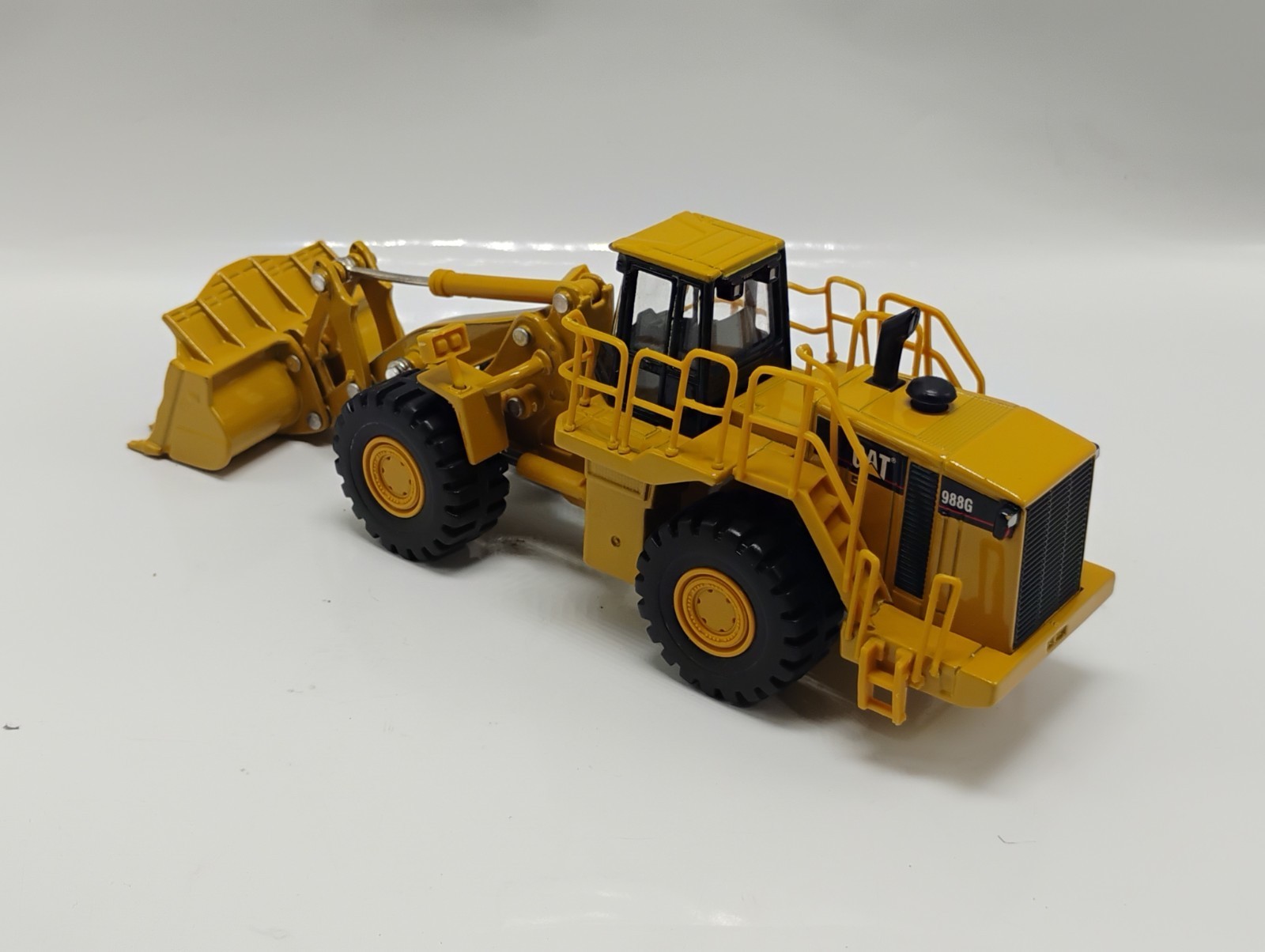 Norscot 1:64 Scale Cat Caterpillar 988G Front Wheel Loader