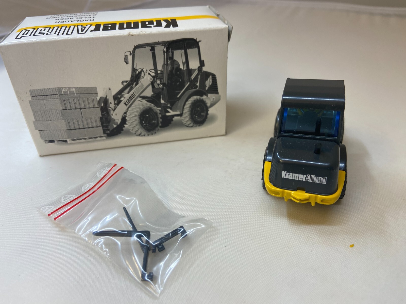 NZG Modelle Kramer Allrad 484 Telelader Scale 1:50