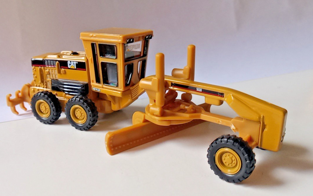 Diecast Masters 84403 Cat 163H Motor Grader 1/87 Scale Model
