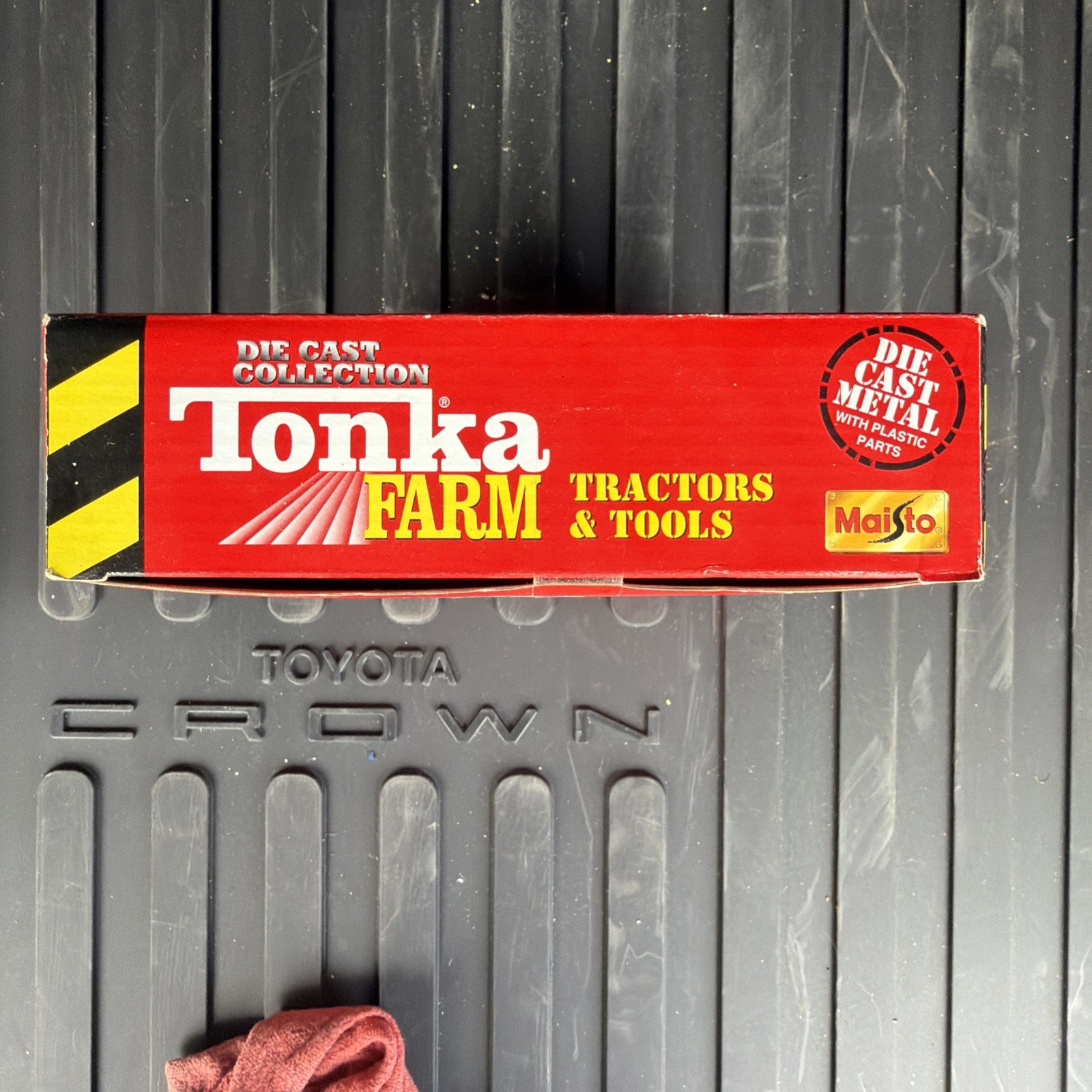 Maisto 12160 1:64 Scale Tonka Farm Tractors & Tools Die Cast Playset