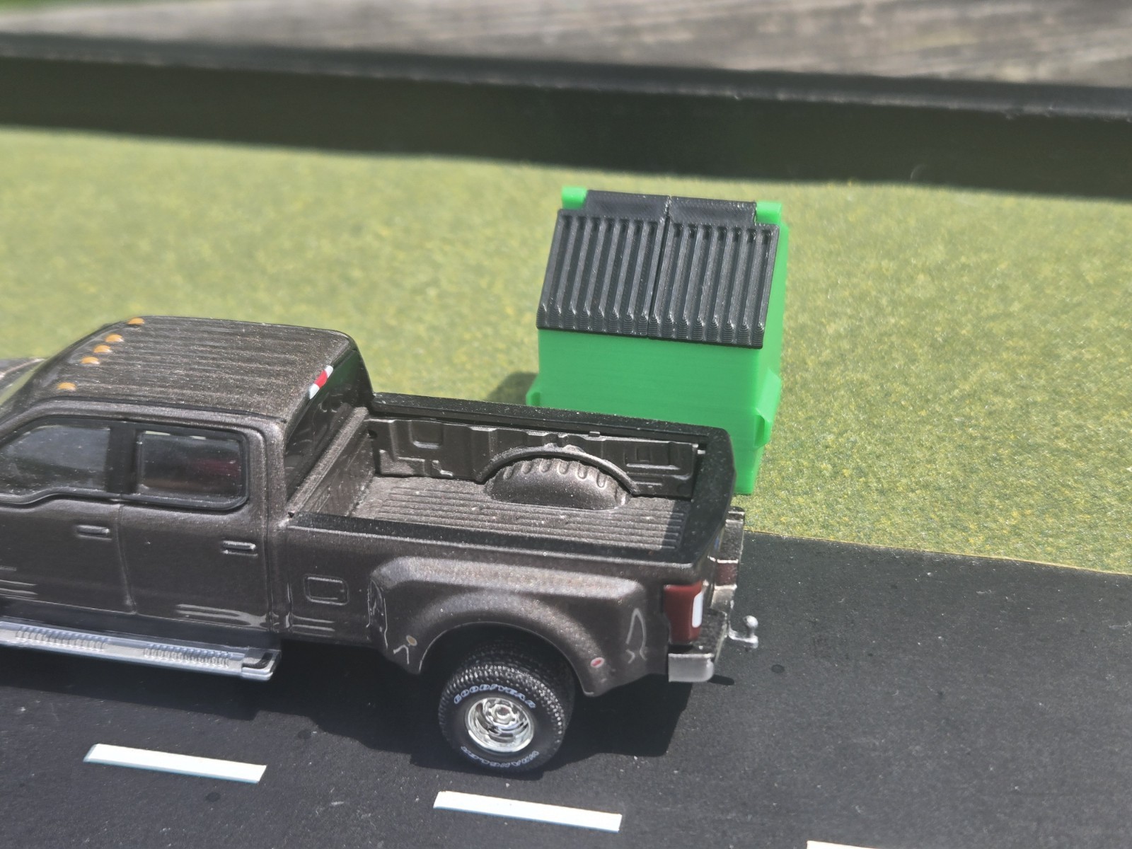 1/64 Scale 8 Yard Dumpster in Green