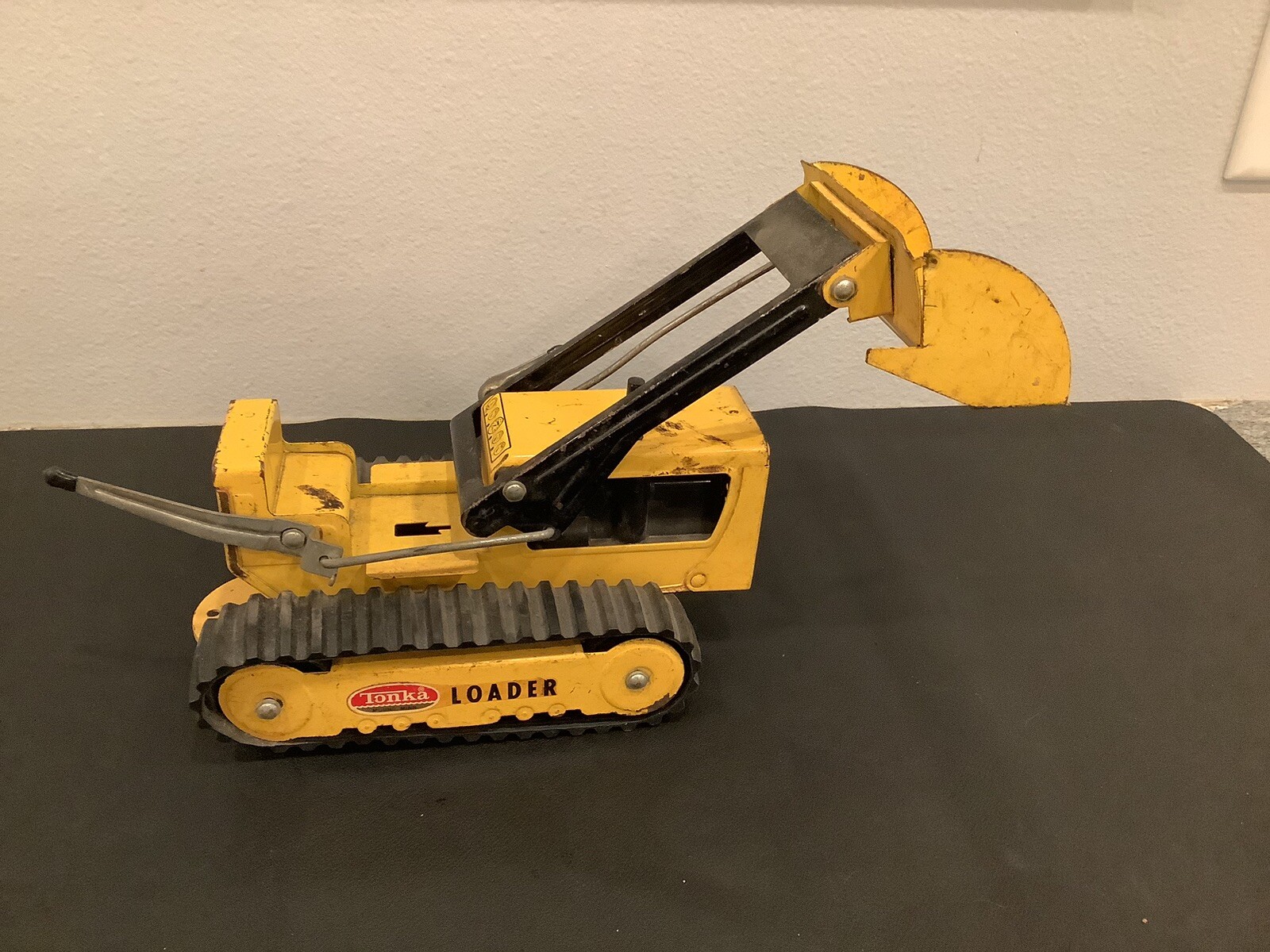 Vintage Tonka #352 Pressed Steel Yellow Loader
