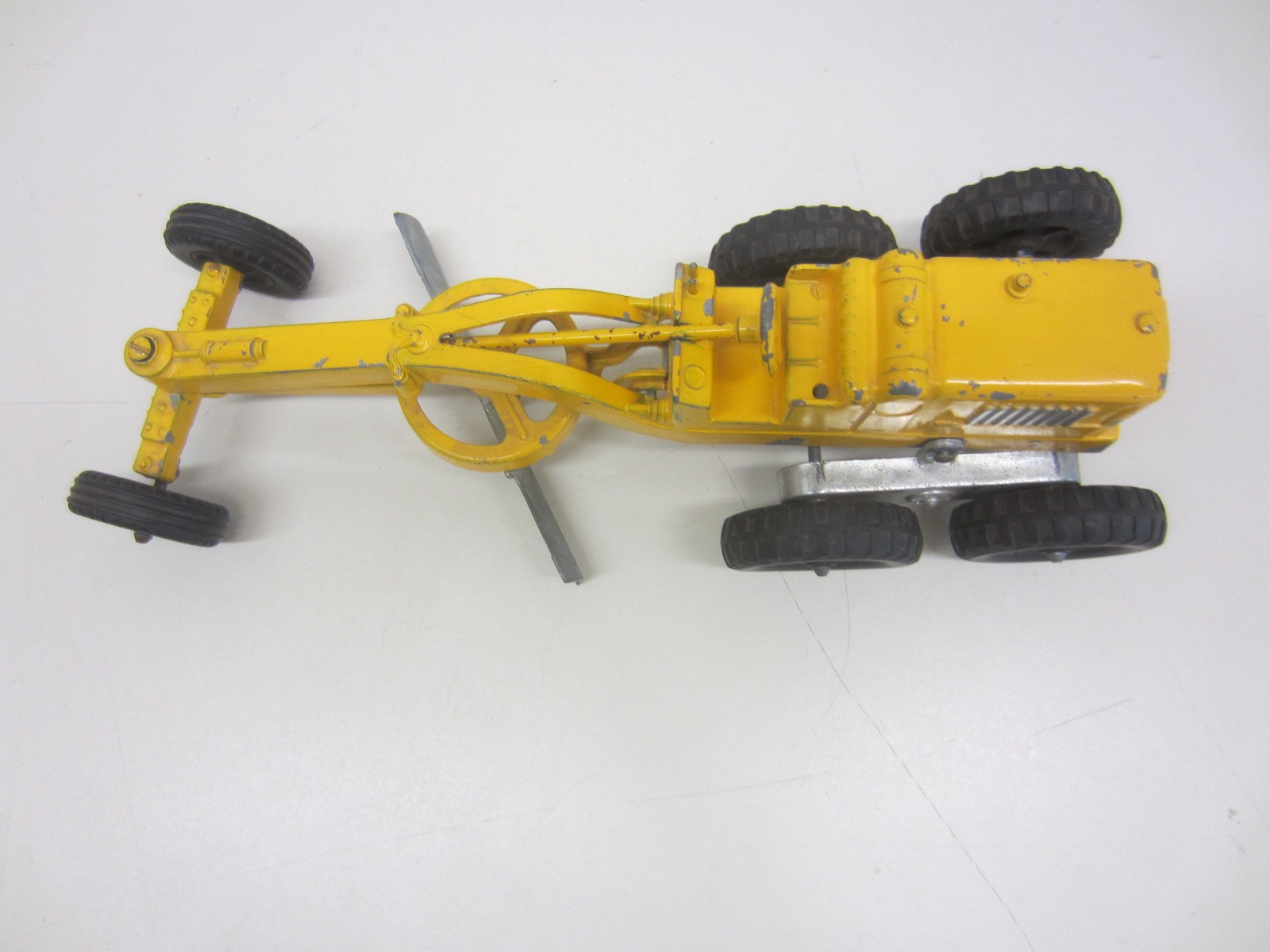 Vintage Hubley Kiddie Toy ROAD GRADER Die-Cast Toy No.481 Made in U.S.A.