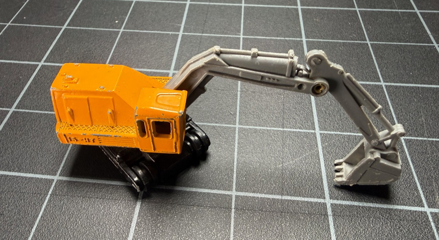 Vintage Tomica Komatsu-Bucyrus Excavator No.9 – Made in Japan – 1/103 Scale
