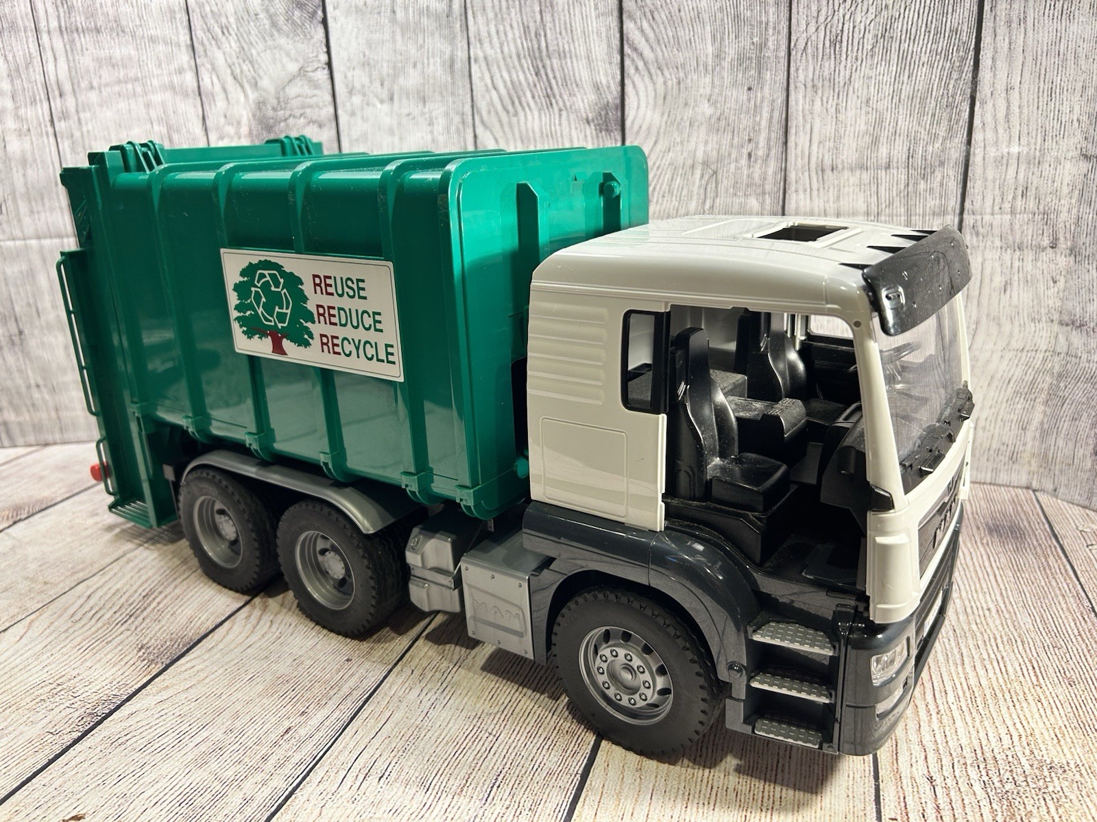 Bruder MAN TGS Recycling Truck 1/16 03763 Green Garbage Bin Loader Germany