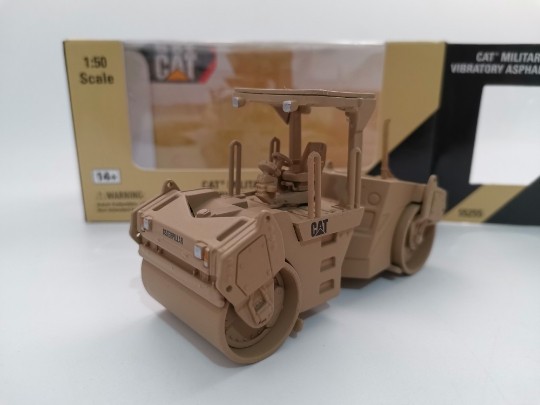CAT CB-534D 1:50 Norscot Diecast Model Articulated Roller 55255 Vehicles Toys