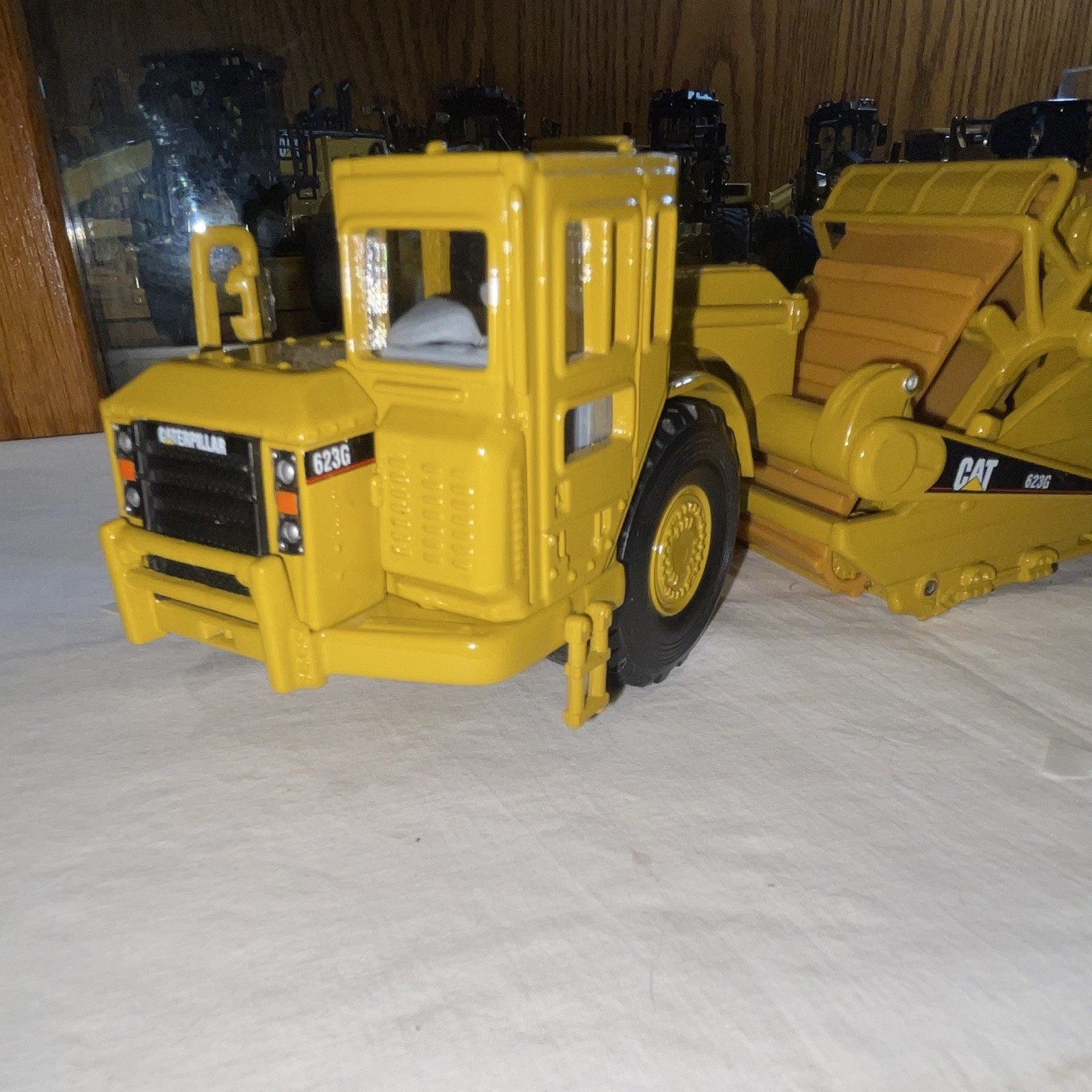 Caterpillar CAT 623G Construction Scraper Diecast Model Yellow Black