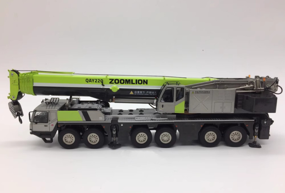 1:50 ZOOMLION QAY220 Crane Milan EXPO Construction Equipment Diecast Model