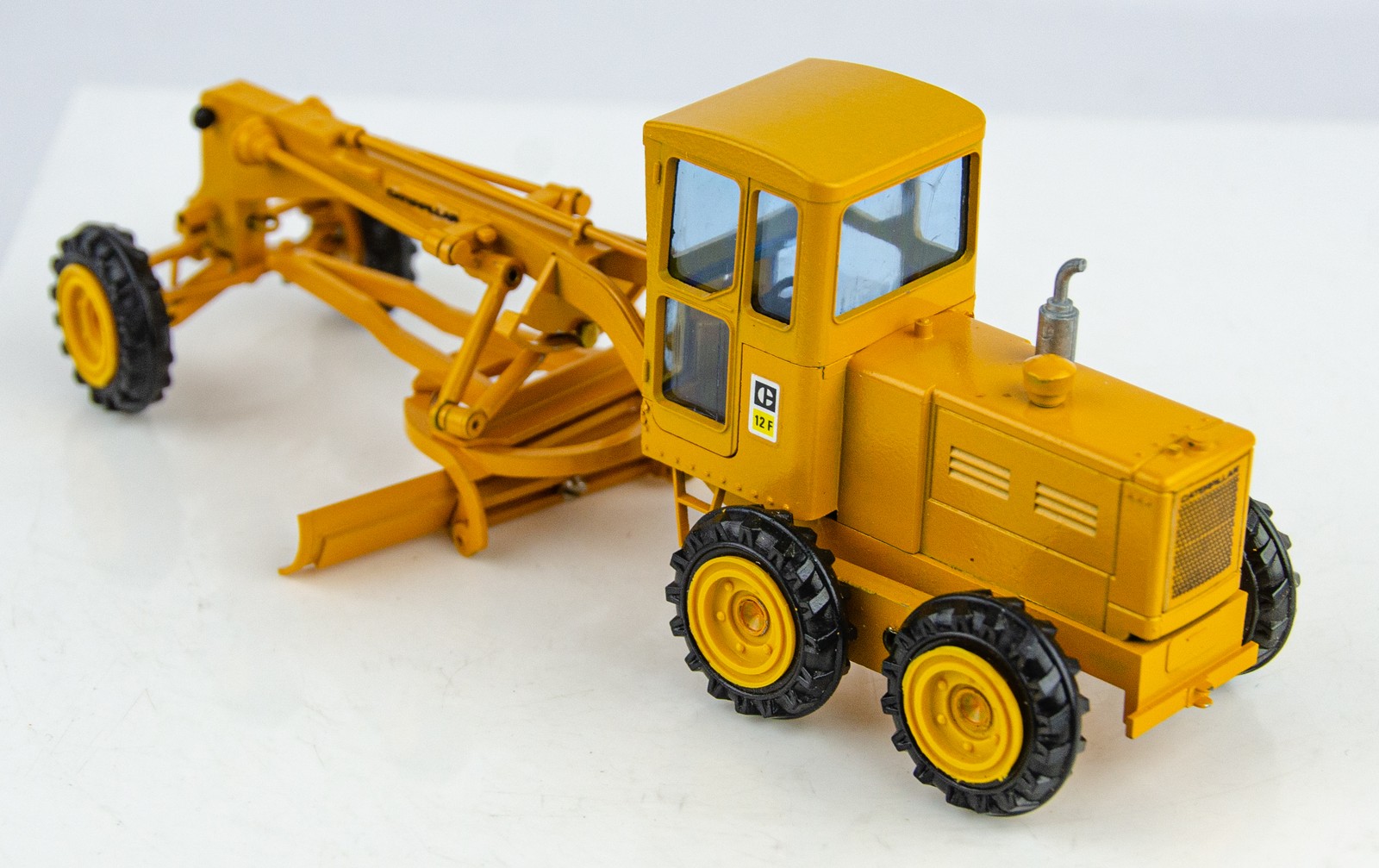 Vintage Gescha Model 3061 Diecast Caterpillar CAT 12F Grader