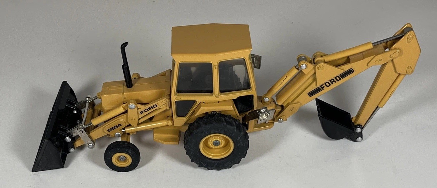 Ertl Ford 555A Backhoe Loader 1/32 Scale Diecast