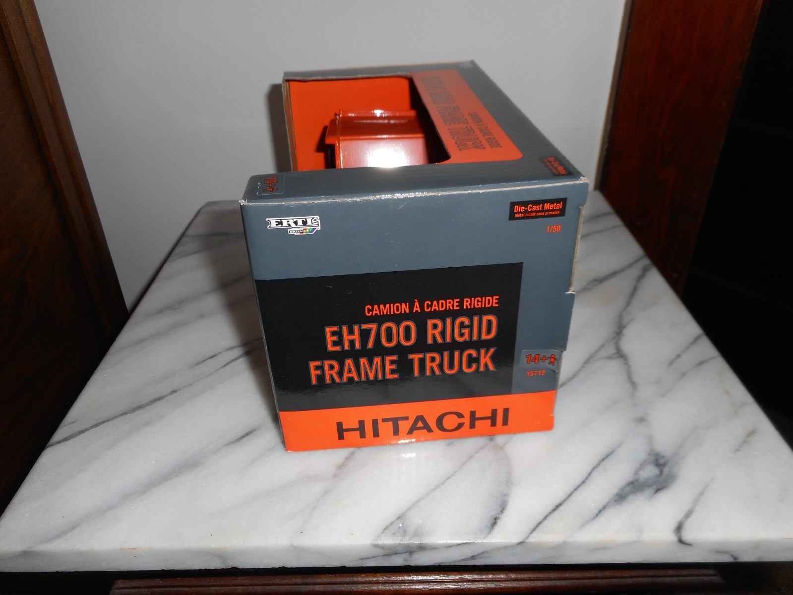 ERTL Hitachi EH700 Rigid Frame Dump Truck 1/50 Die-cast NIB