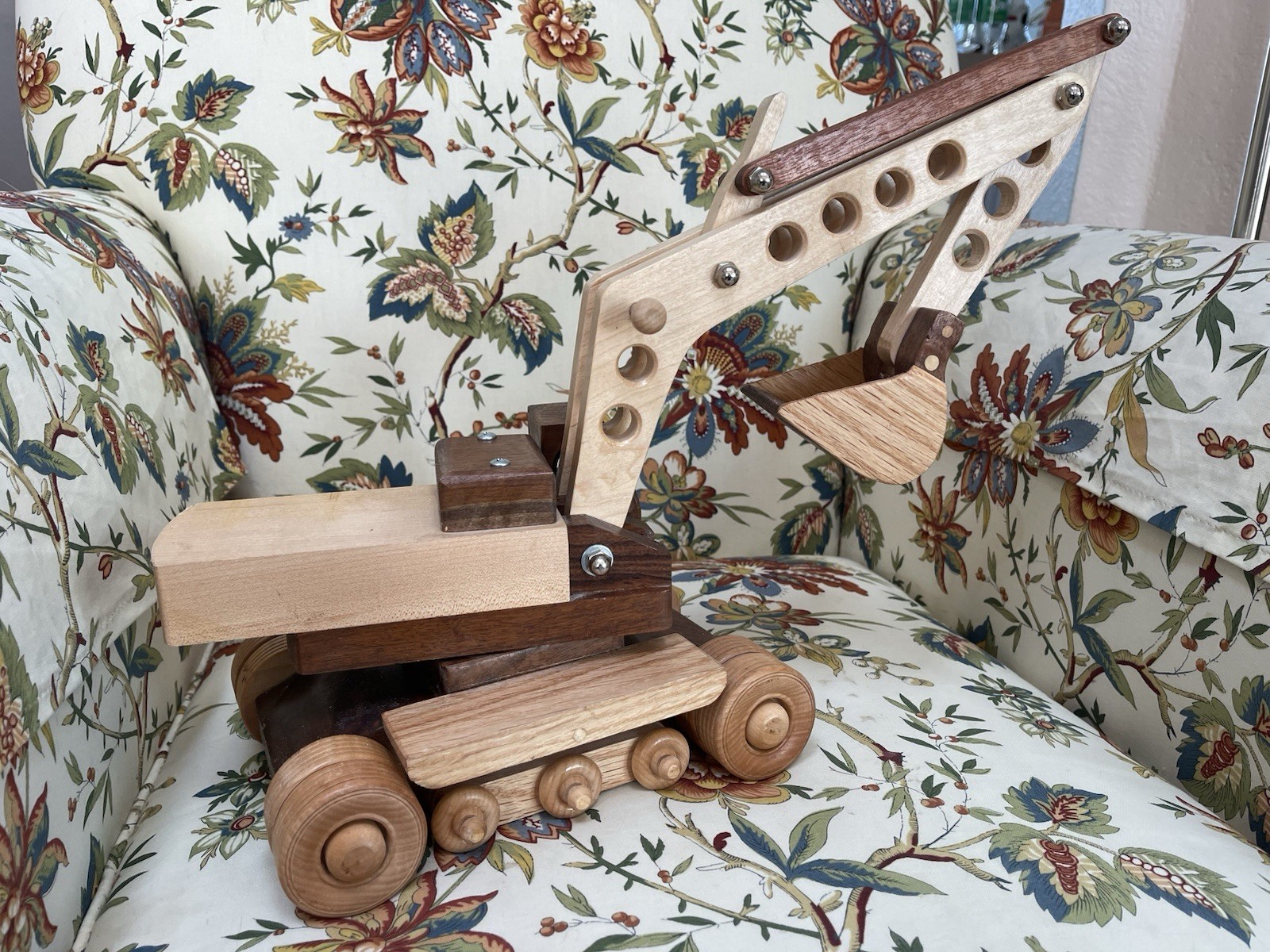 HAND CRAFTED WOOD EXCAVATOR MULTI-WOOD FULLY FUNCTIONAL LARGE SCALE TOY