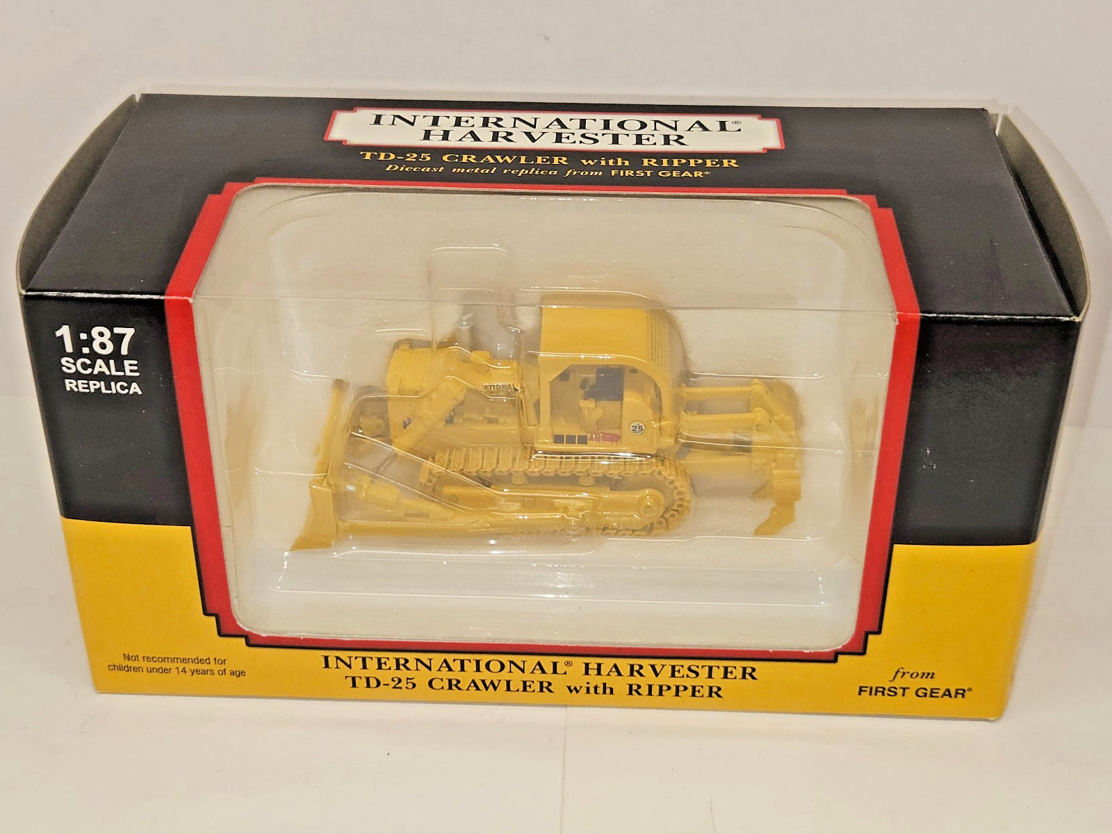 FIRST GEAR INTERNATIONAL HARVESTER TD-25 DOZER W/RIPPER 1:87 NEW IN BOX
