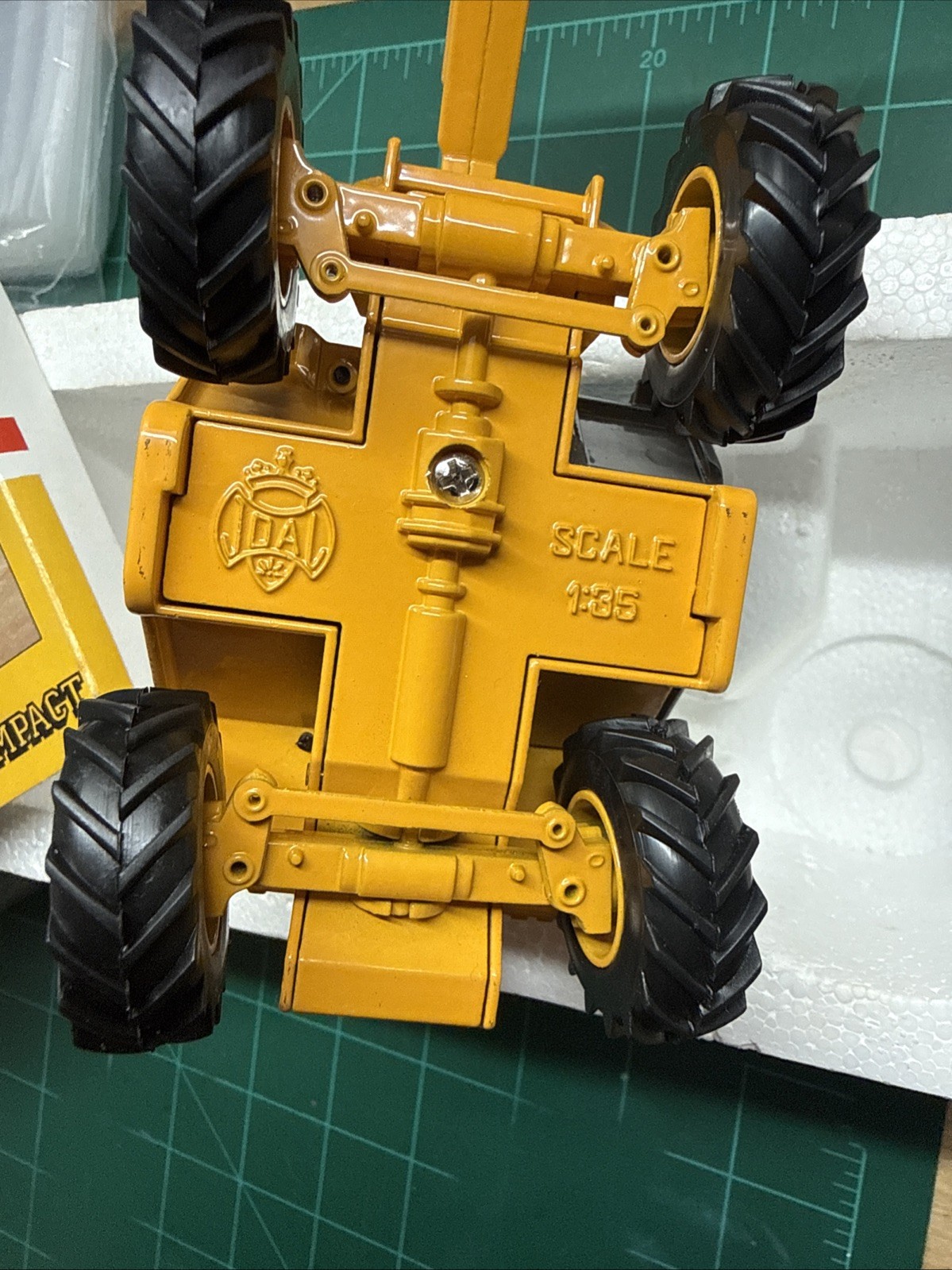 JOAL 245 JCB 525-58 Telescoping Wheel Loader 1:35 Scale