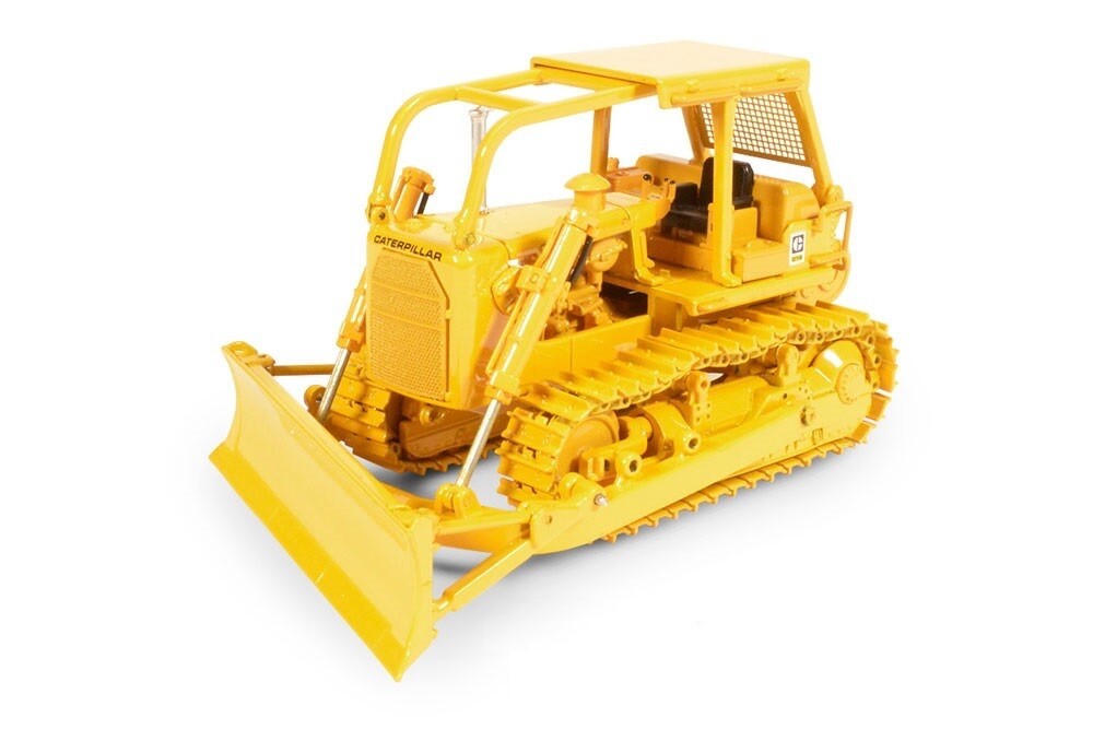 Caterpillar Cat D7G Dozer with A-Blade and Winch – 1/48 – CCM – Brand New