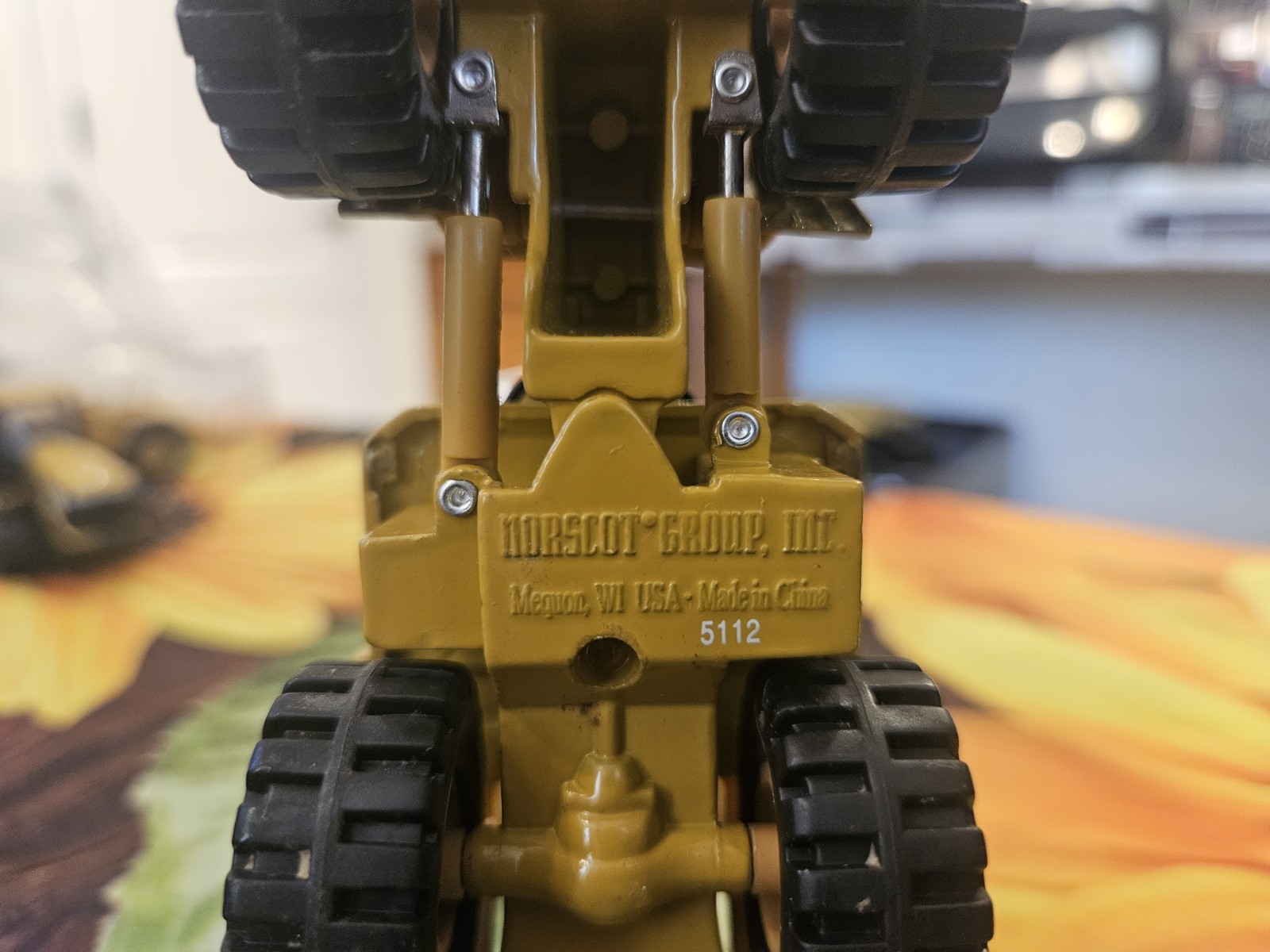 CAT 2098 Loader Diecast Norscor Group Inc 988G