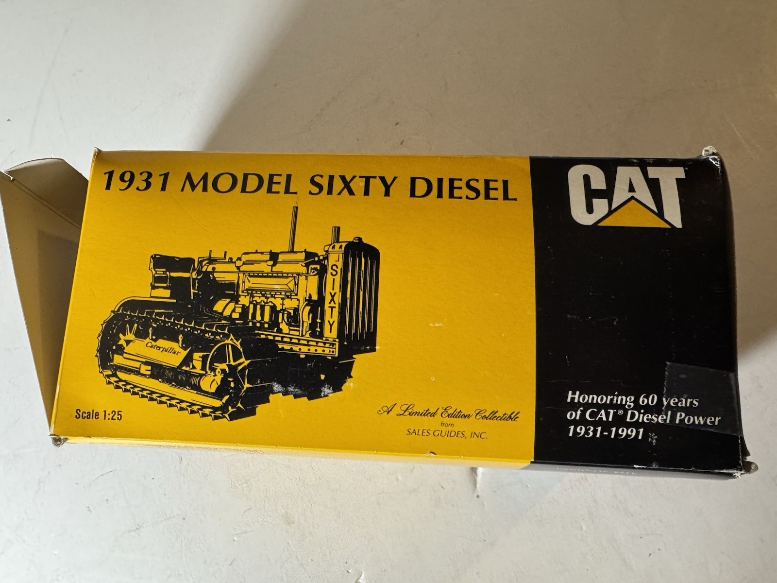 CONRAD 1:25 CAT 1931 MODEL SIXTY DIESEL CRAWLER w/custom Front Cable Blade