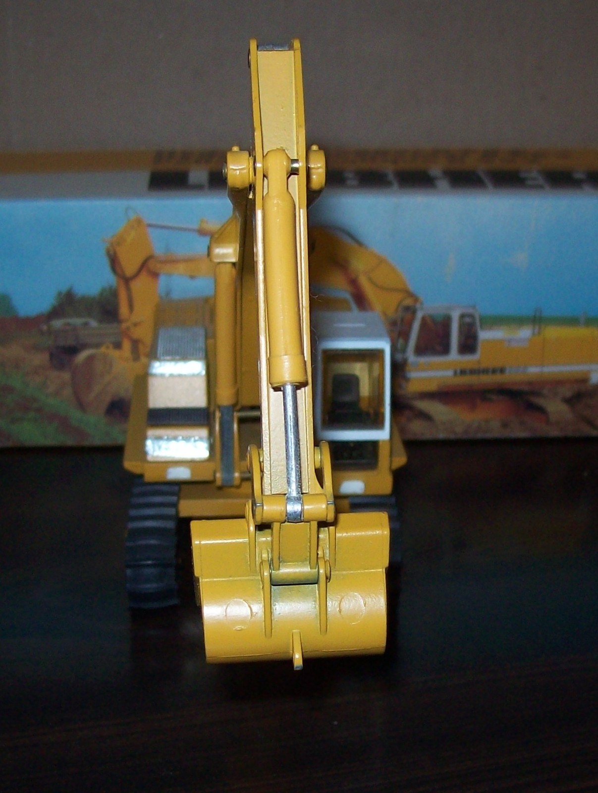 1:50 LIEBHERR R 952 HYDRAULIC EXCAVATOR by CONRAD GERMANY