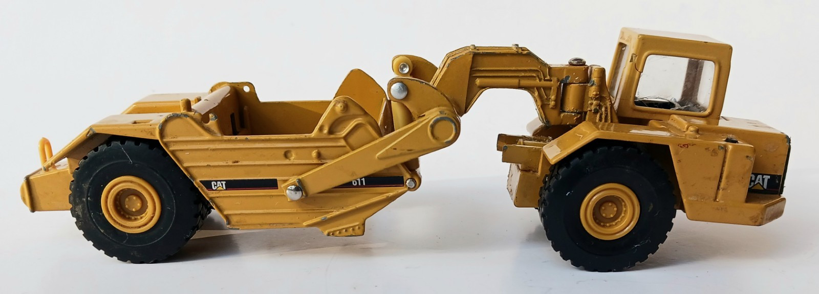 Norscot Group Caterpillar Cat 611 Wheel Tractor Scraper 7″ Die-Cast Toy Vintage