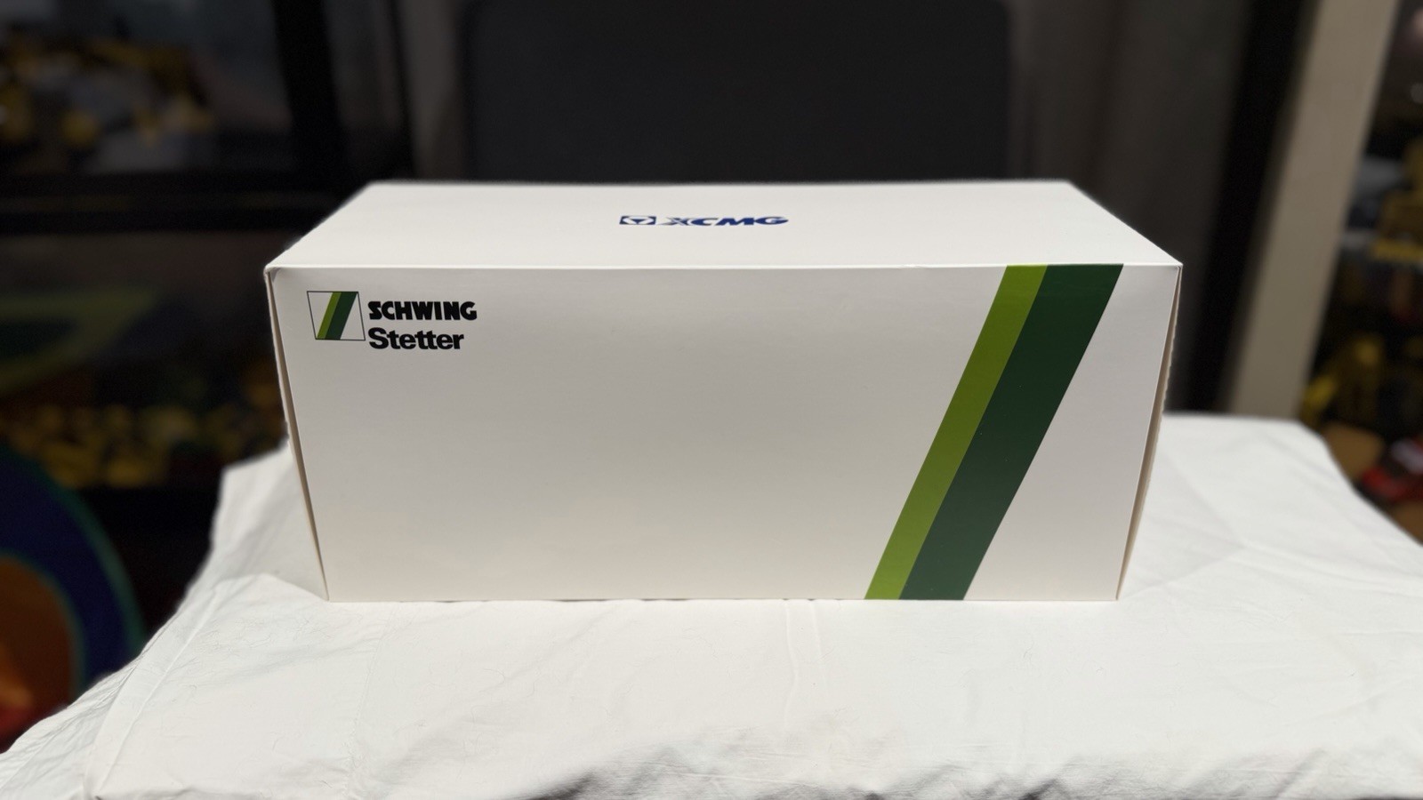 XCMG Cement Mixer Truck Diecast Model White Green Black Durable Series