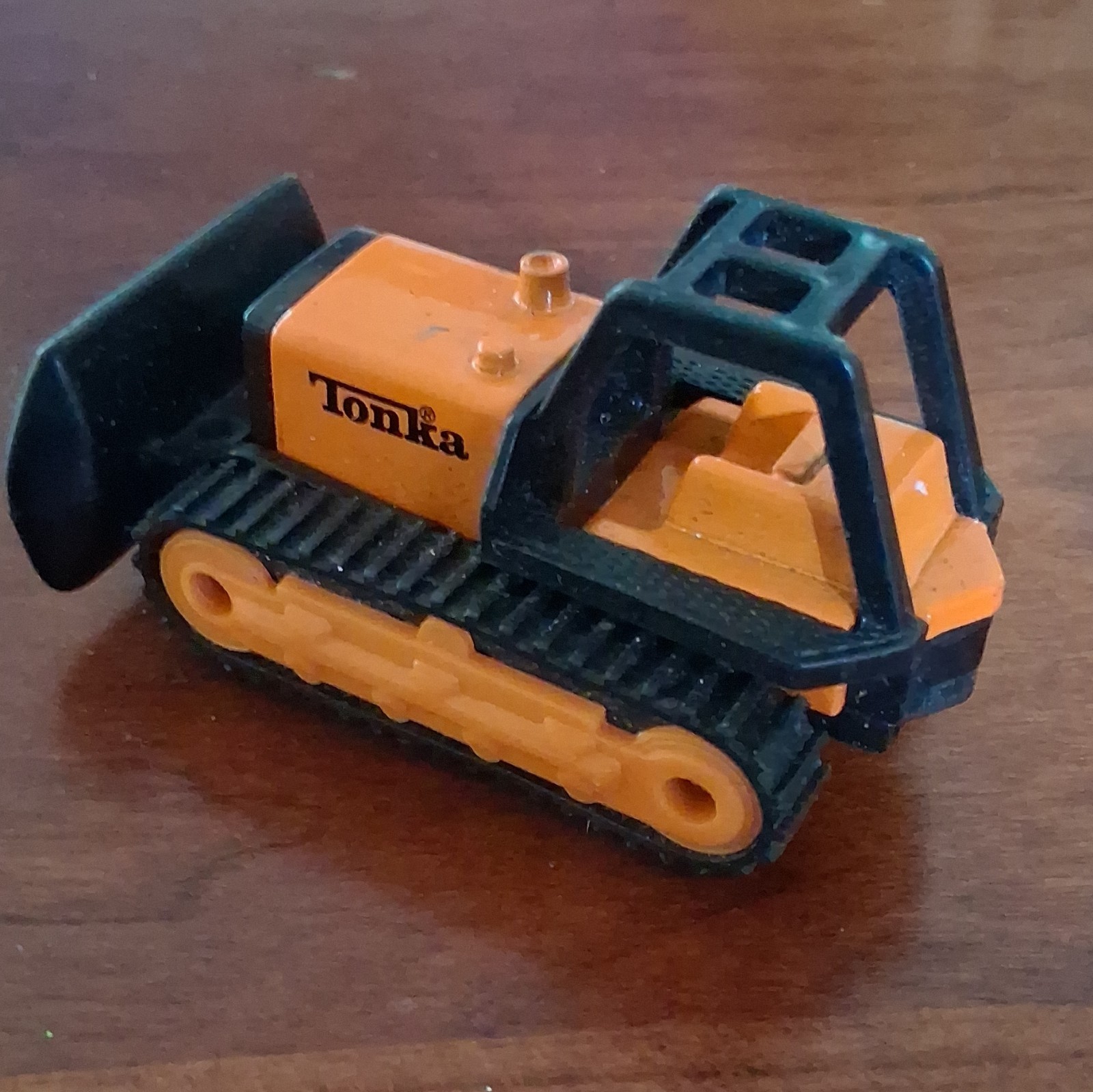 Tonka Diecast Bulldozer Toy Construction Vehicle Orange/Black 1:64