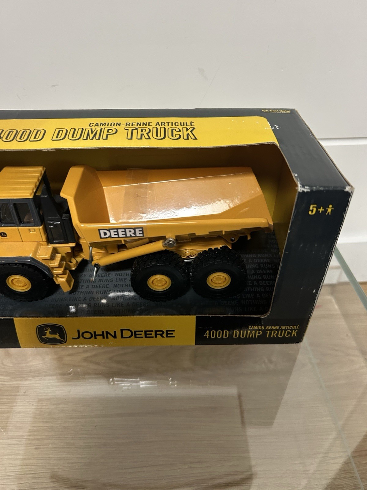 Ertl 15386 John Deere 400D Articulated Dump Truck 1:50 SCALE New In Box