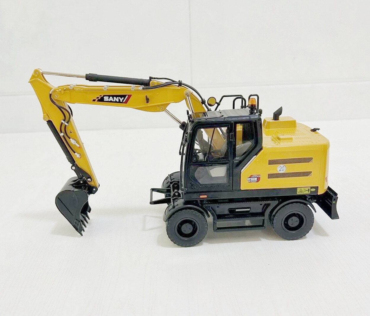 1/25 Scale SANY SY155W Wheel Excavator Diecast Model Toy Collection Gift